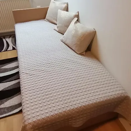 Szoloskert Apartment
