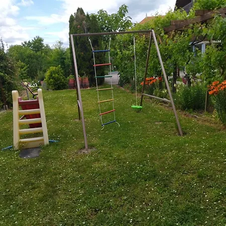 Szoloskert *