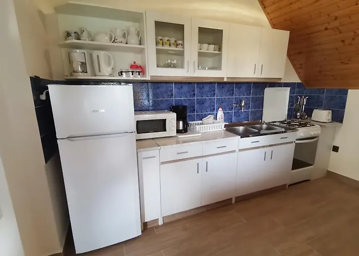 Szoloskert * צ'רסגטומאי